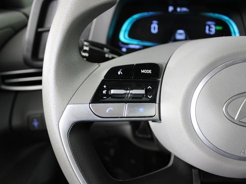 Certified 2026 Hyundai Elantra Hybrid FWD image 24