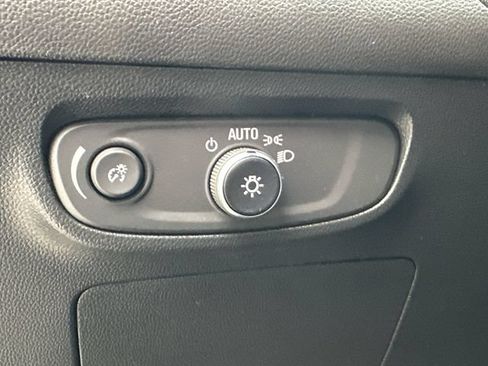 Used 2024 Buick Encore GX Preferred AWD/4WD image 23