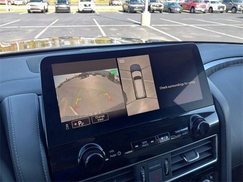 Used 2024 Nissan Armada Platinum image 22