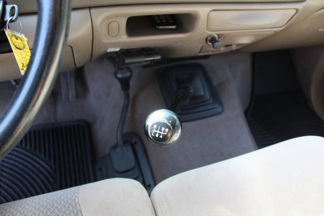 Used 2003 Ford F250 XLT AWD/4WD image 17