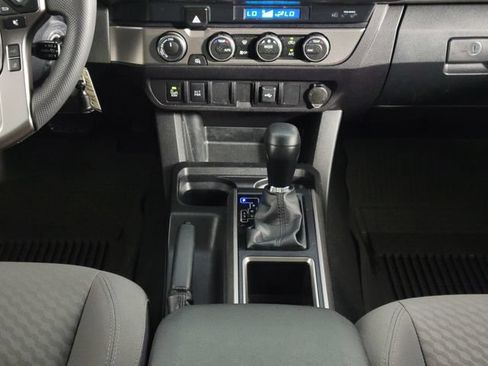 Used 2022 Toyota Tacoma SR5 w/ Technology Package AWD/4WD image 24