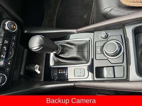 Used 2017 MAZDA MAZDA3 Grand Touring w/ Premium Equipment Package FWD image 4