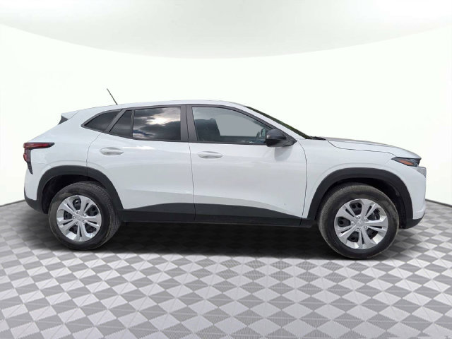 Used 2026 Chevrolet Trax LS w/ Driver Confidence Package FWD image 3