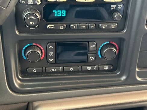Used 2005 Chevrolet Tahoe LT w/ LT Preferred Equipment Group AWD/4WD image 21
