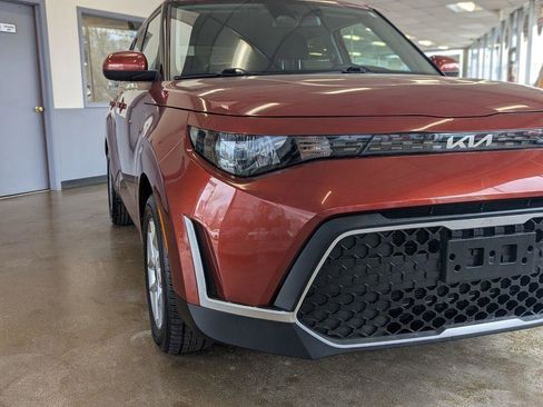 Used 2023 Kia Soul LX w/ Option Group 015 FWD image 9