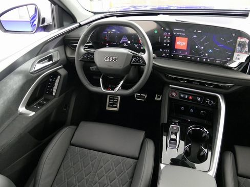 New 2025 Audi SQ5 Premium image 21