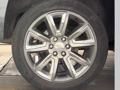 Used 2019 Chevrolet Tahoe LT image 23