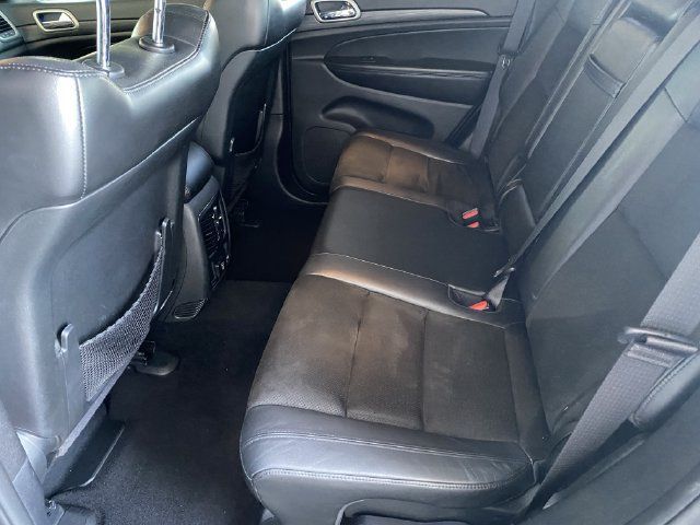 Used 2021 Jeep Grand Cherokee Laredo X AWD/4WD image 16