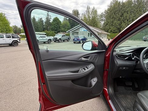 Used 2023 Buick Encore GX Essence w/ Experience Buick Package FWD image 11