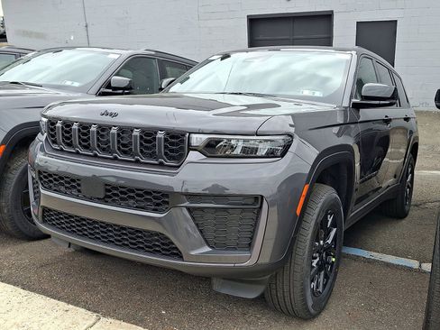 New 2026 Jeep Grand Cherokee L 4WD image 3