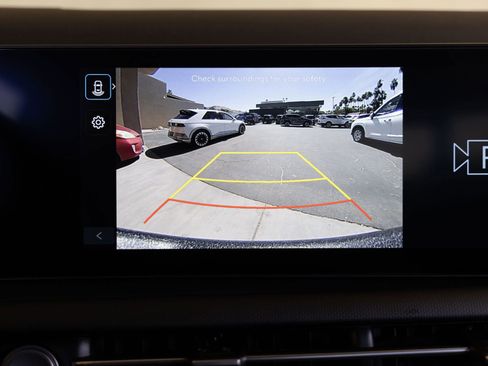 Used 2025 Hyundai Santa Cruz SEL AWD/4WD image 25
