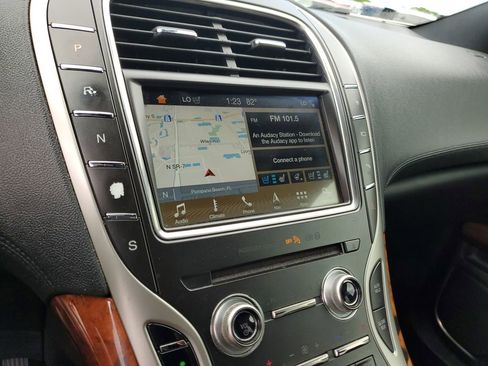 Used 2018 Lincoln MKX Reserve w/ Driver Assistance Package FWD image 26