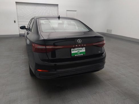 Used 2025 Volkswagen Jetta SE image 6