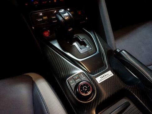 Used 2020 Nissan GT-R Premium image 27