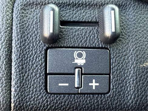 Used 2018 Chevrolet Colorado ZR2 image 26