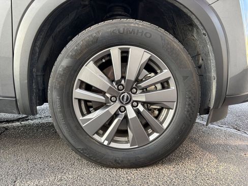 Used 2025 Nissan Pathfinder SV image 33