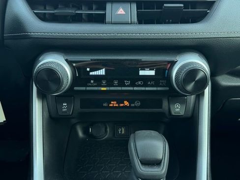 Used 2024 Toyota RAV4 LE image 28