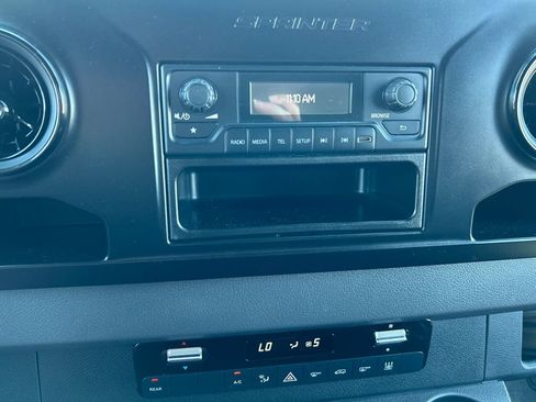 Used 2019 Mercedes-Benz Sprinter 2500 image 9