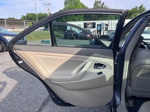 Used 2009 Toyota Camry Hybrid FWD image 16
