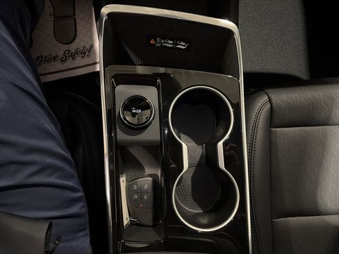 New 2026 Chevrolet Equinox LT w/ Convenience Package II image 25