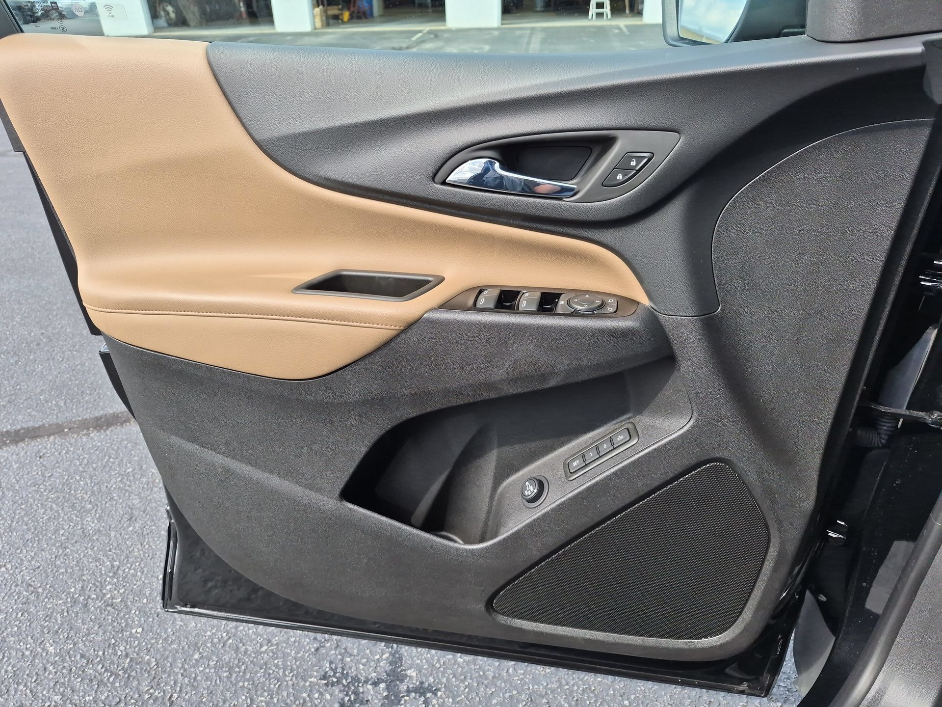 Certified 2023 Chevrolet Equinox Premier AWD/4WD image 23
