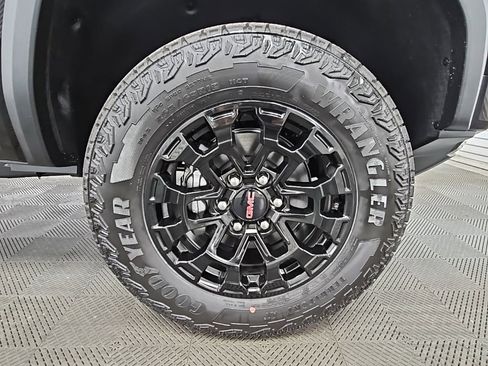 New 2026 GMC Canyon Elevation w/ Convenience Package image 47