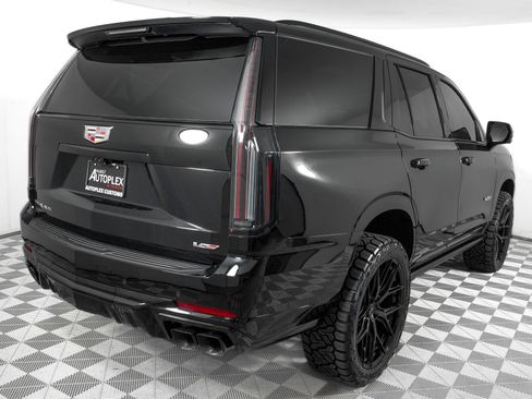 Used 2026 Cadillac Escalade V AWD/4WD image 5