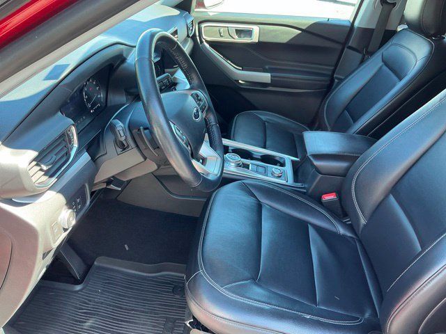 Used 2020 Ford Explorer XLT w/ Equipment Group 202A AWD/4WD image 9