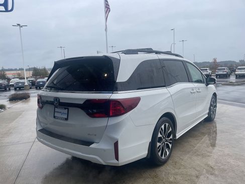 New 2026 Honda Odyssey Elite image 5