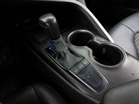 Used 2022 Toyota Camry SE FWD image 22