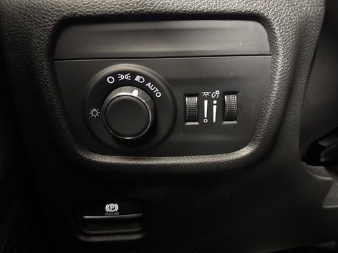 Used 2024 Jeep Grand Cherokee Laredo X w/ Trailer Tow Package image 19