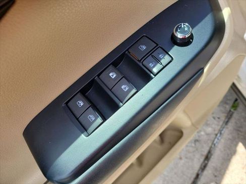 Certified 2017 Toyota Highlander XLE FWD image 13