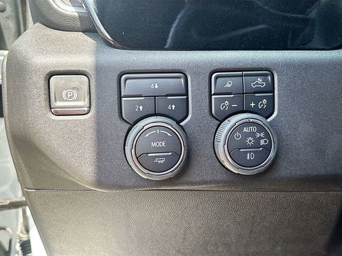 Used 2025 Chevrolet Silverado 2500 LT w/ Safety Package AWD/4WD image 33