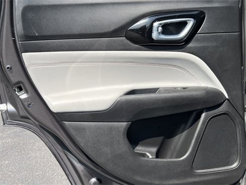 Used 2022 Jeep Compass Limited image 32