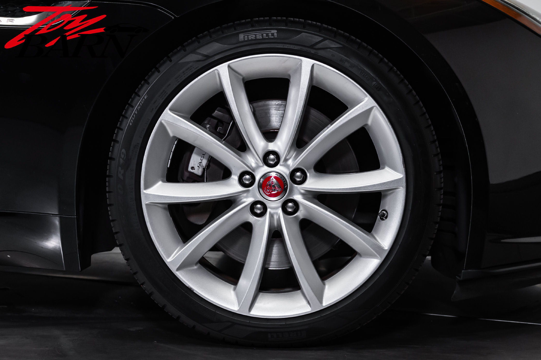 Used 2019 Jaguar F-TYPE Coupe RWD image 14