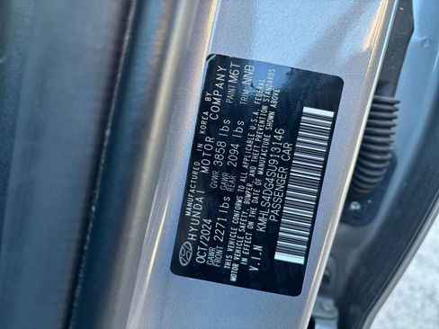 Used 2025 Hyundai Elantra SEL image 23