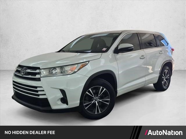 Used 2017 Toyota Highlander LE FWD image 1