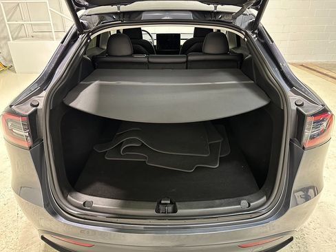 Used 2023 Tesla Model Y Performance AWD/4WD image 7