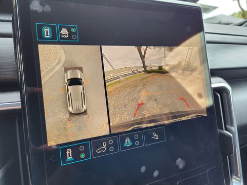 Used 2025 GMC Acadia Elevation image 29