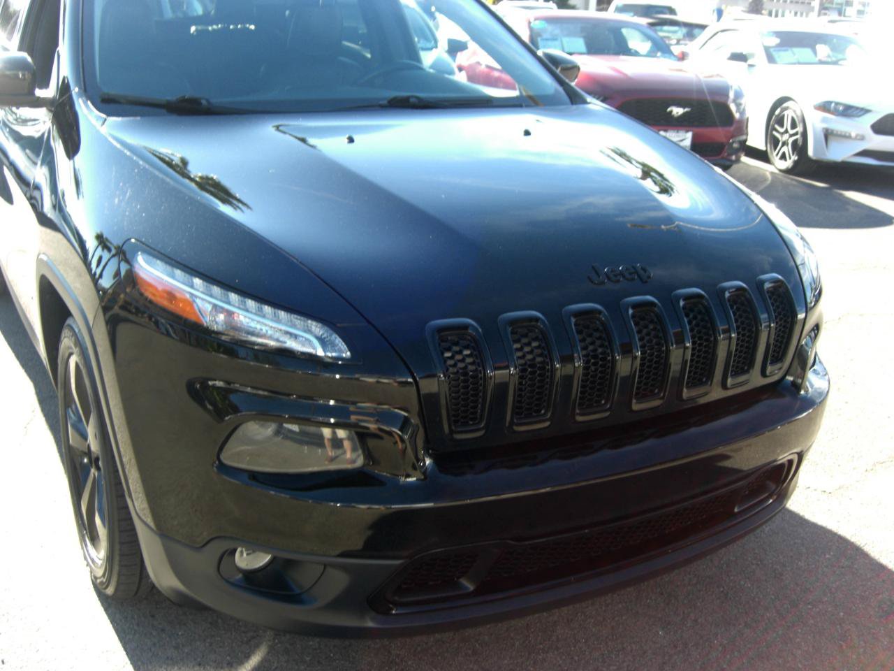 Used 2018 Jeep Cherokee Limited w/ High Altitude Package FWD image 4