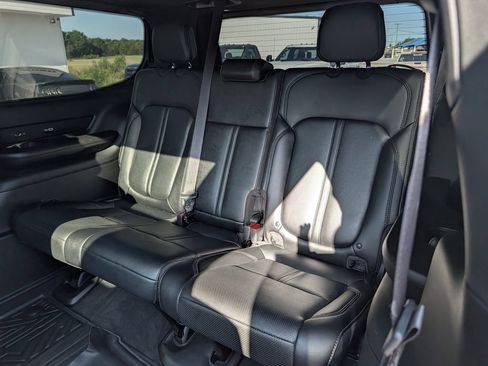Used 2024 Jeep Wagoneer Series II AWD/4WD image 33