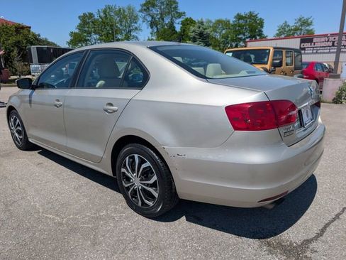 Used 2014 Volkswagen Jetta SE FWD image 4