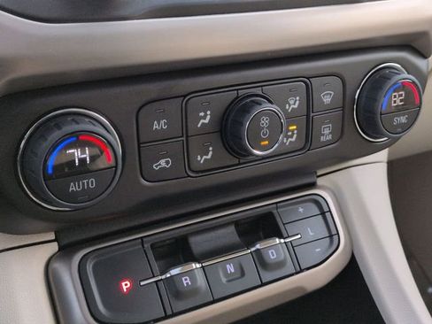 Used 2023 GMC Acadia Denali w/ Denali Technology Package image 22