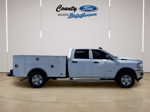 Used 2022 RAM 2500 Tradesman w/ Chrome Appearance Group image 9