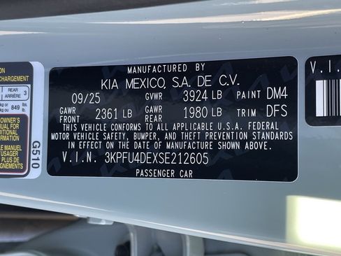 New 2025 Kia K4 EX image 32