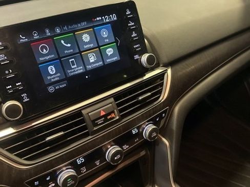 Used 2022 Honda Accord Touring image 3