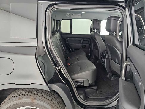 Used 2025 Land Rover Defender 130 S image 12