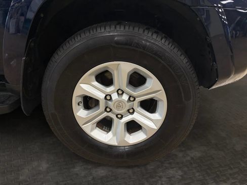 Used 2016 Toyota 4Runner SR5 AWD/4WD image 34