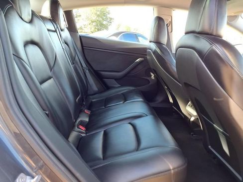 Used 2021 Tesla Model 3 Standard Range Plus RWD image 19