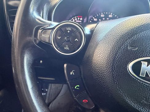 Used 2019 Kia Soul FWD image 13